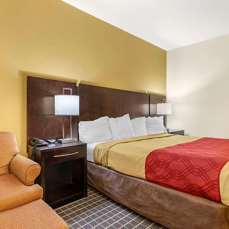 Econo Lodge Brunswick Bagian luar foto