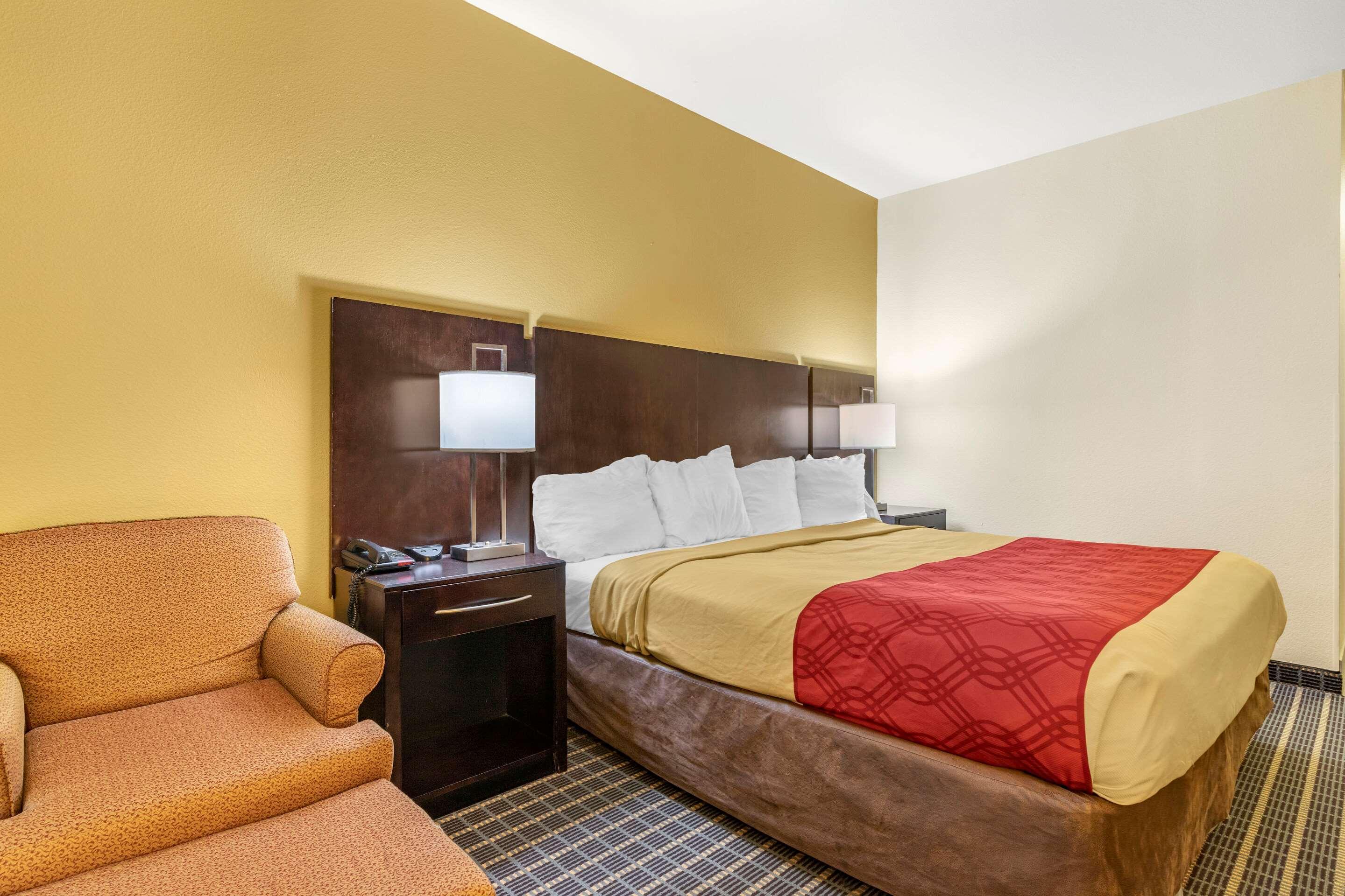 Econo Lodge Brunswick Bagian luar foto