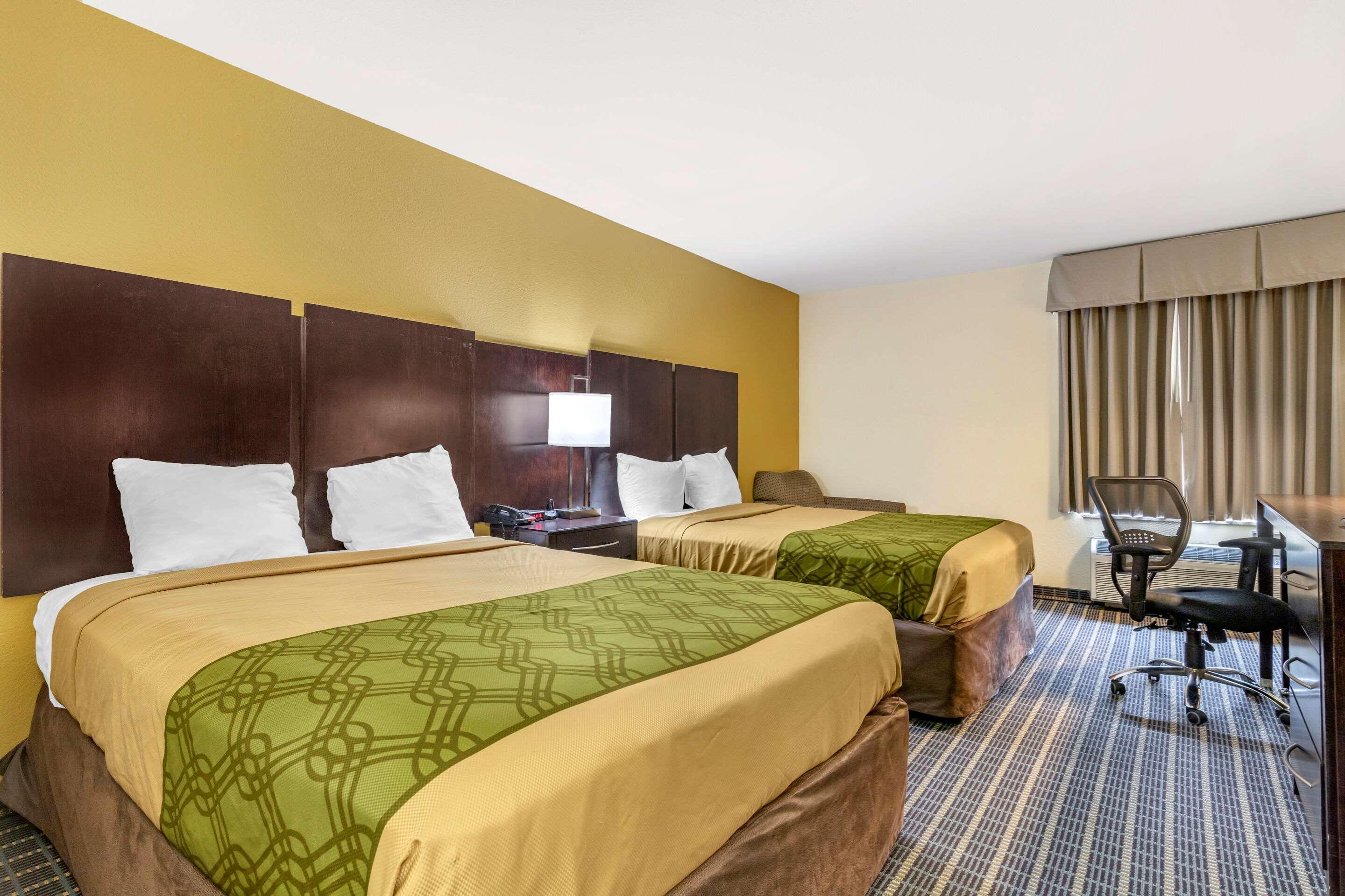Econo Lodge Brunswick Bagian luar foto
