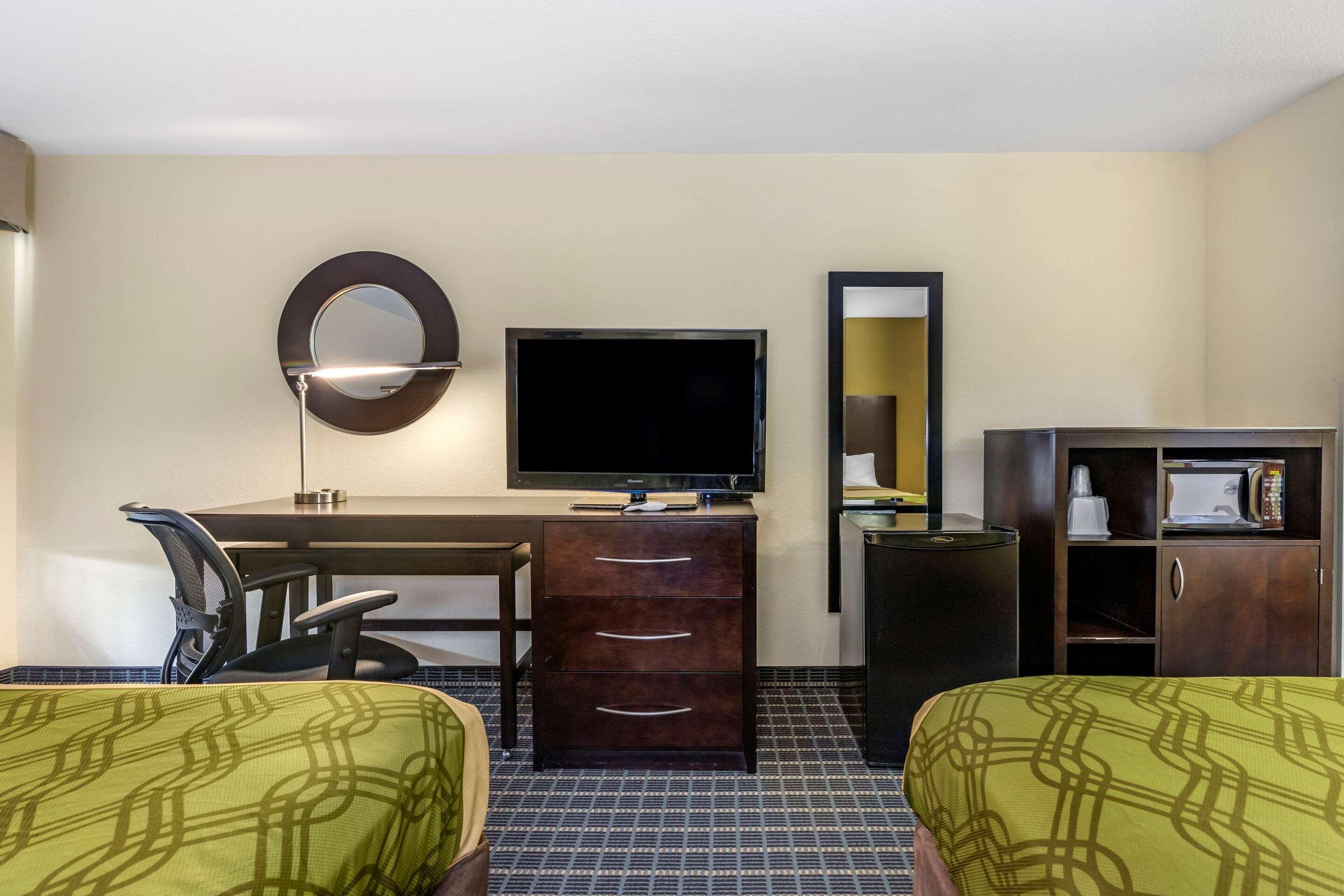 Econo Lodge Brunswick Bagian luar foto