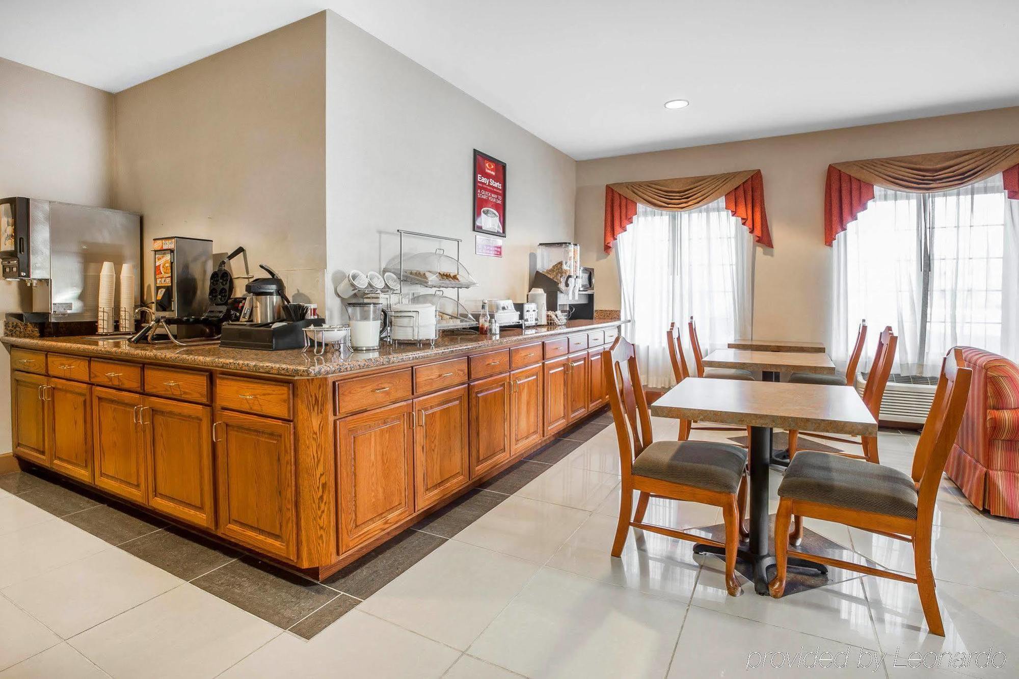 Econo Lodge Brunswick Bagian luar foto